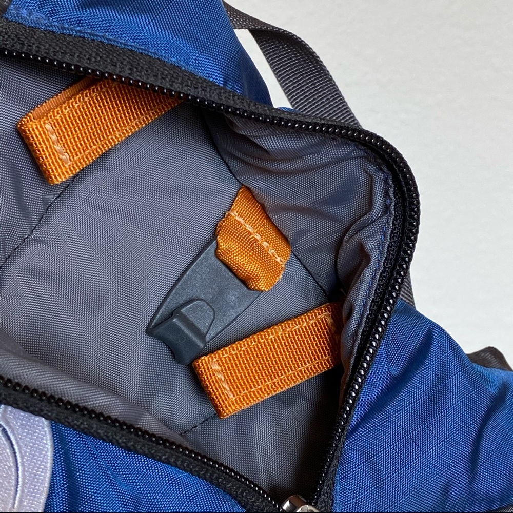 THE NORTH FACE • “Thresher” Hydration Pack - Picture 11 of 16